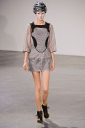 desfile-junya-paris-verao2013-23