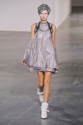 desfile-junya-paris-verao2013-26