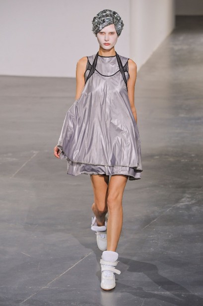 desfile-junya-paris-verao2013-26