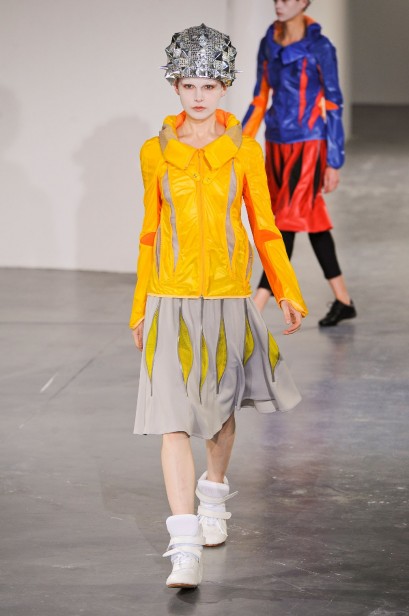 desfile-junya-paris-verao2013-43