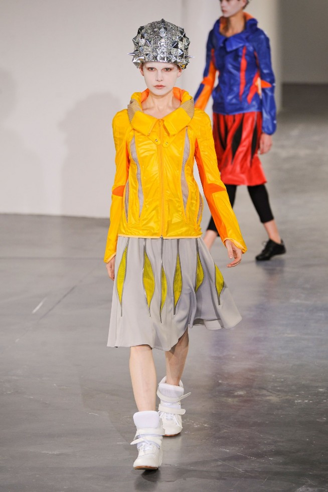 desfile-junya-paris-verao2013-43