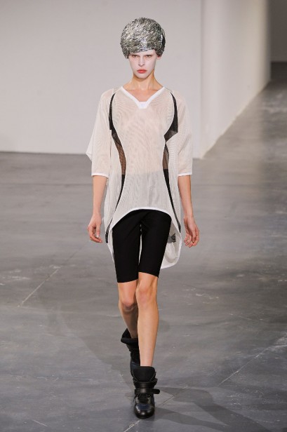 desfile-junya-paris-verao2013-45