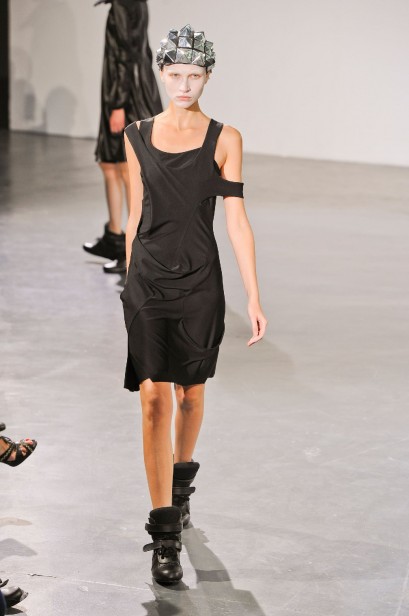 desfile-junya-paris-verao2013-49