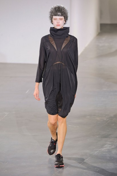 desfile-junya-paris-verao2013-50