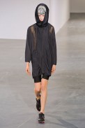 desfile-junya-paris-verao2013-52