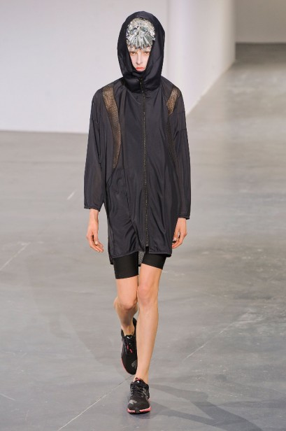 desfile-junya-paris-verao2013-52