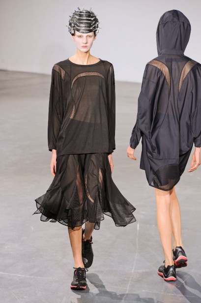 desfile-junya-paris-verao2013-53