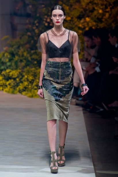 desfile-loewe-paris-verao2013-04
