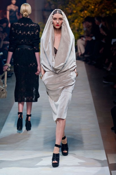 desfile-loewe-paris-verao2013-25