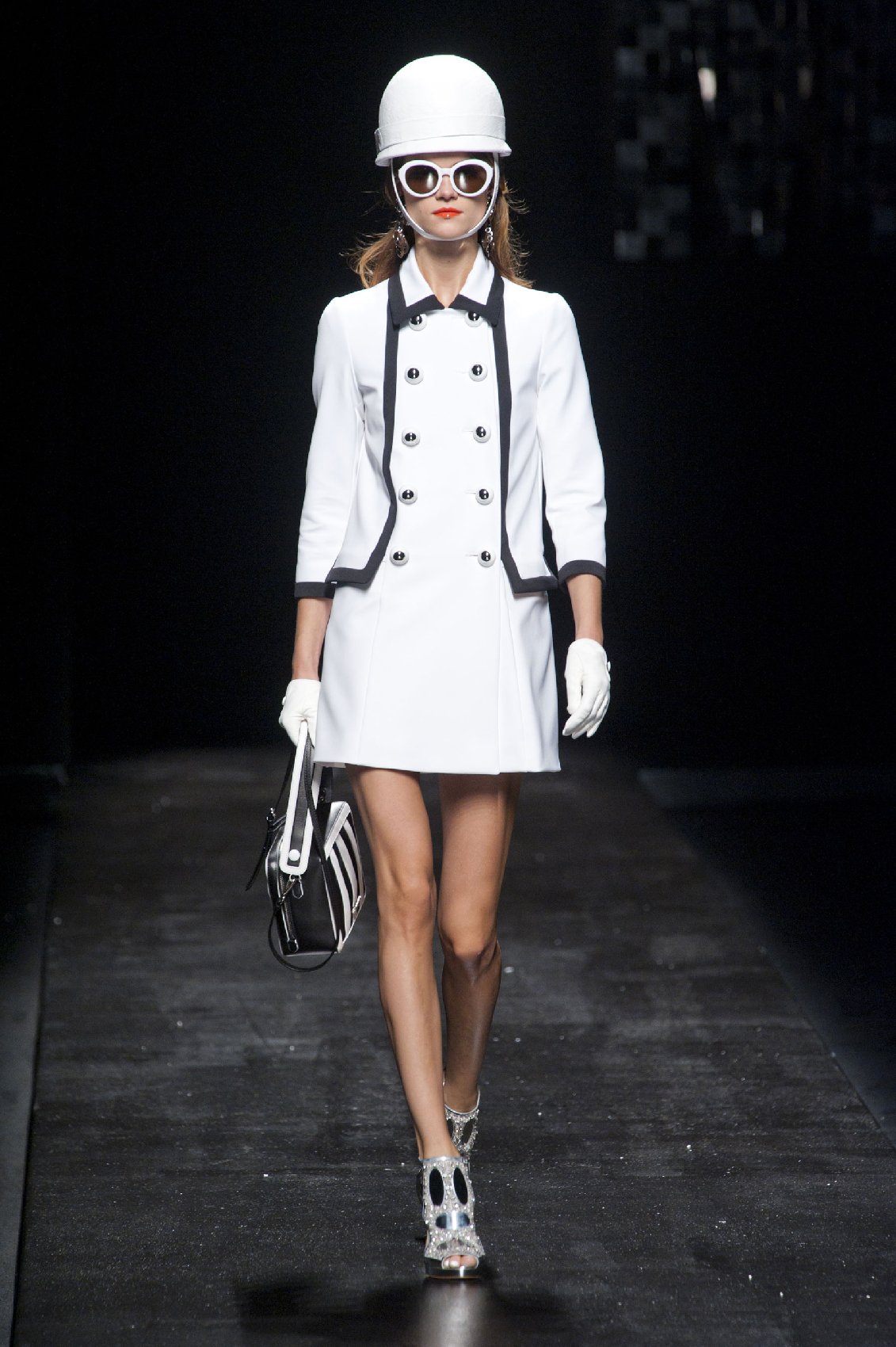 desfile-moschino-milao-verao2013-01