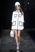 desfile-moschino-milao-verao2013-06