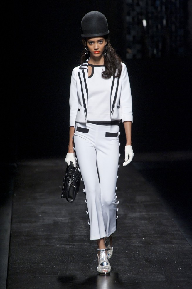desfile-moschino-milao-verao2013-09