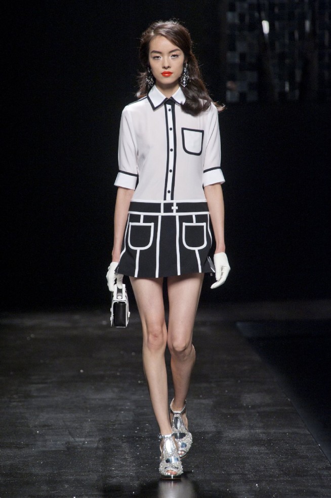 desfile-moschino-milao-verao2013-11