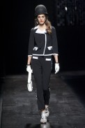 desfile-moschino-milao-verao2013-18