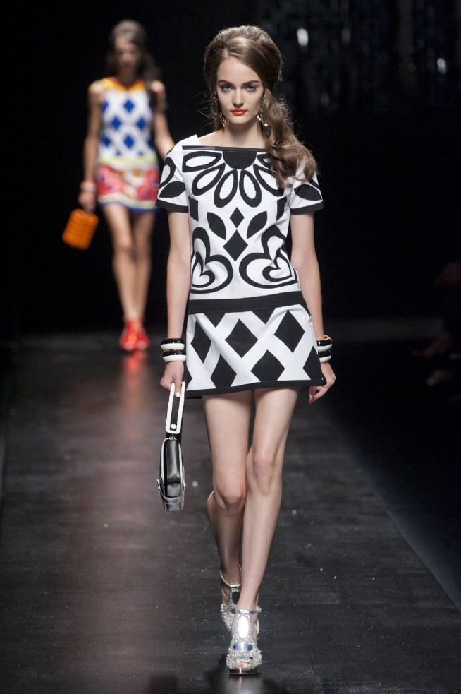 desfile-moschino-milao-verao2013-21