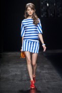 desfile-moschino-milao-verao2013-24