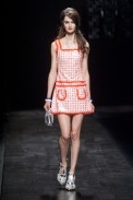 desfile-moschino-milao-verao2013-26