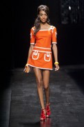 desfile-moschino-milao-verao2013-29