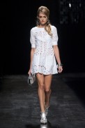 desfile-moschino-milao-verao2013-44
