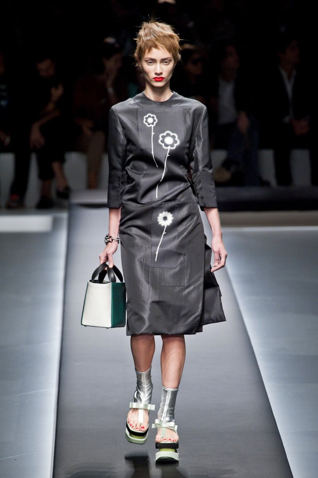 desfile-prada-milao-verao-2013-106