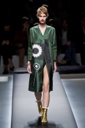 desfile-prada-milao-verao-2013-110
