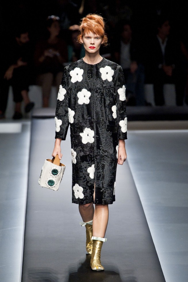 desfile-prada-milao-verao-2013-111