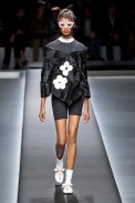 desfile-prada-milao-verao-2013-112