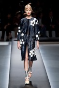 desfile-prada-milao-verao-2013-113