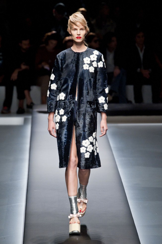 desfile-prada-milao-verao-2013-113