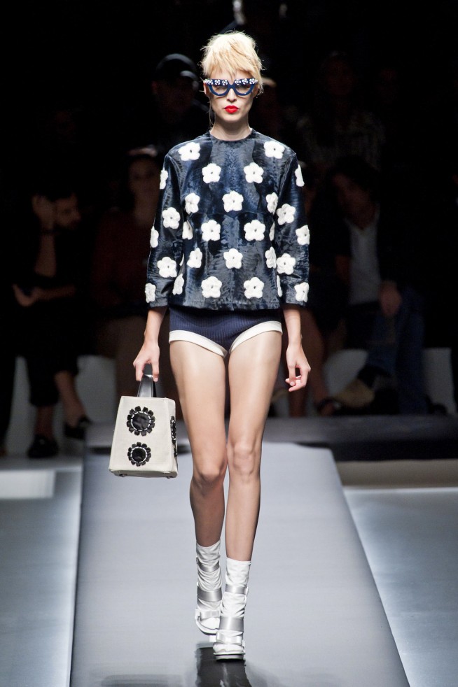 desfile-prada-milao-verao-2013-114