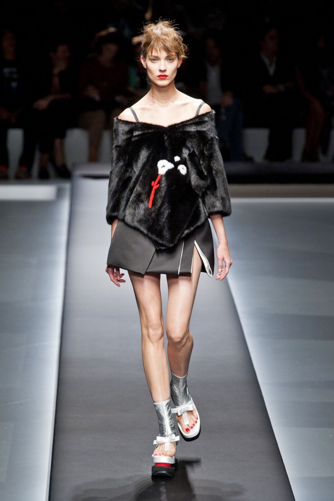 desfile-prada-milao-verao-2013-119
