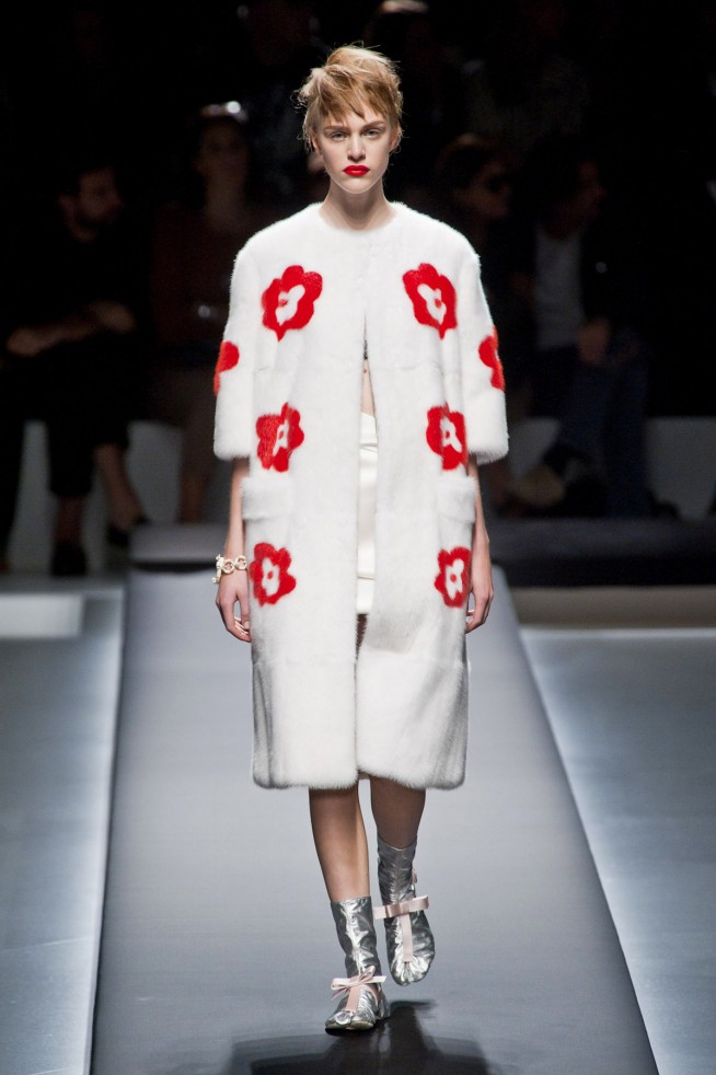 desfile-prada-milao-verao-2013-130