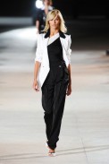 desfile-vaccarello-milao-verao2013-01