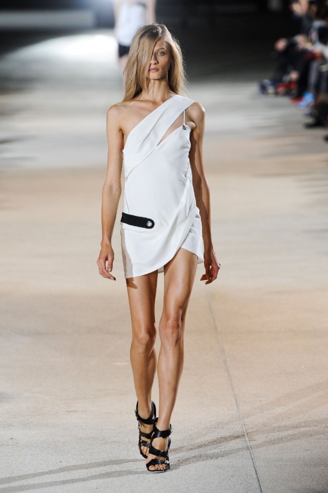 desfile-vaccarello-milao-verao2013-09