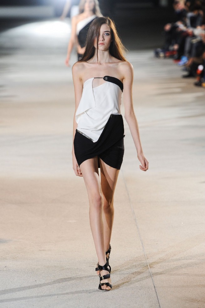 desfile-vaccarello-milao-verao2013-10