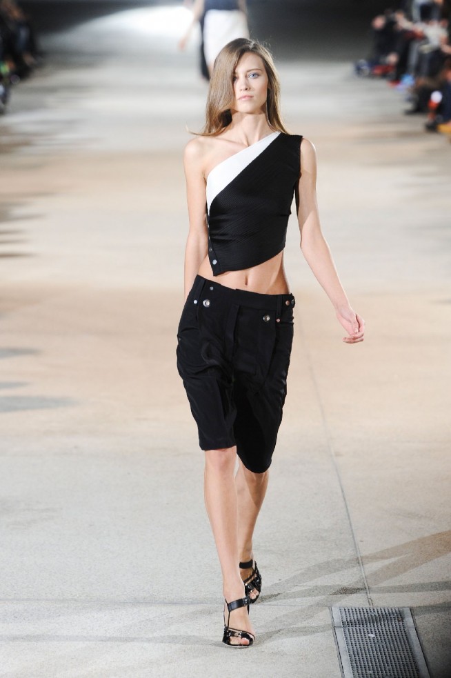 desfile-vaccarello-milao-verao2013-11