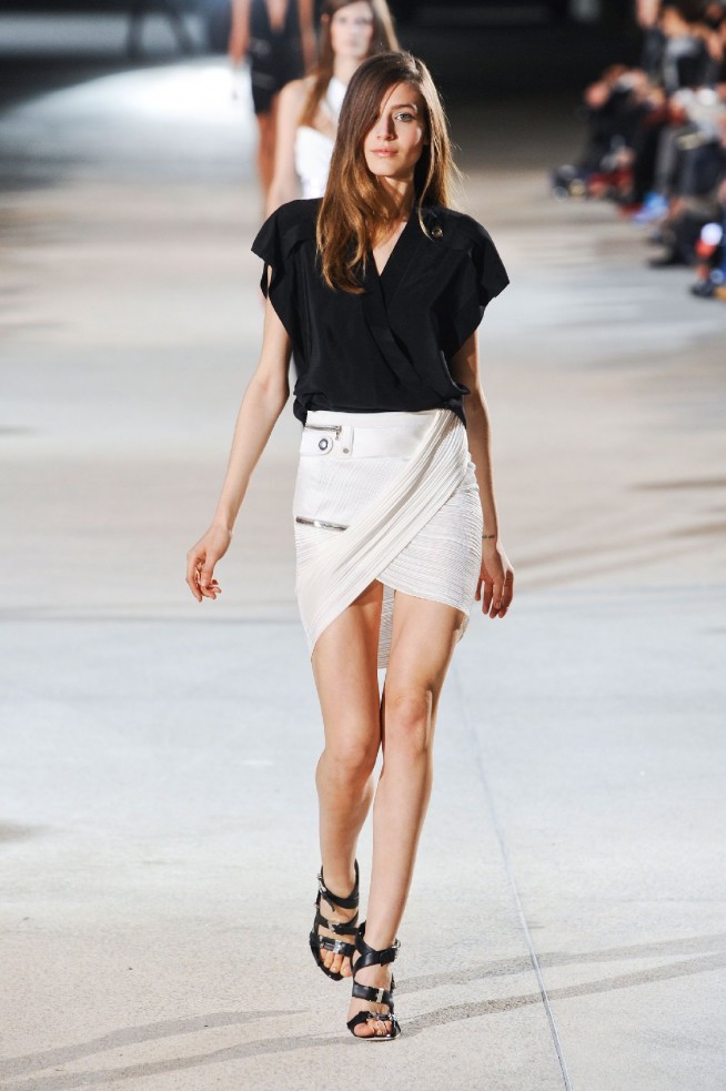 desfile-vaccarello-milao-verao2013-12