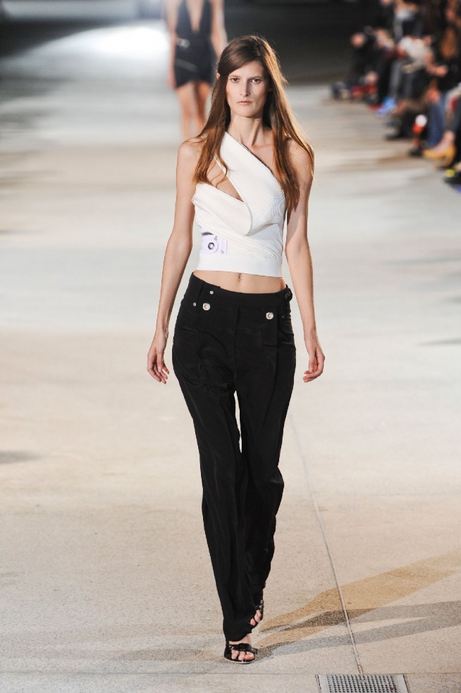 desfile-vaccarello-milao-verao2013-13