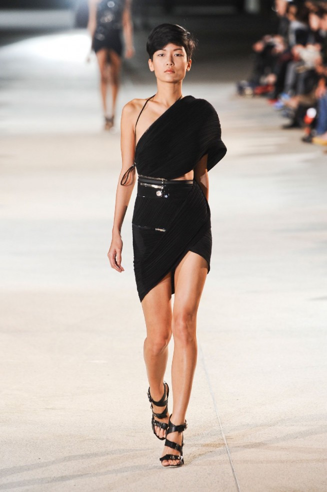 desfile-vaccarello-milao-verao2013-15