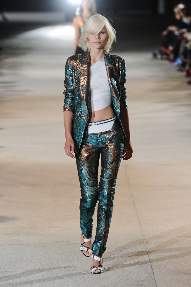 desfile-vaccarello-milao-verao2013-26