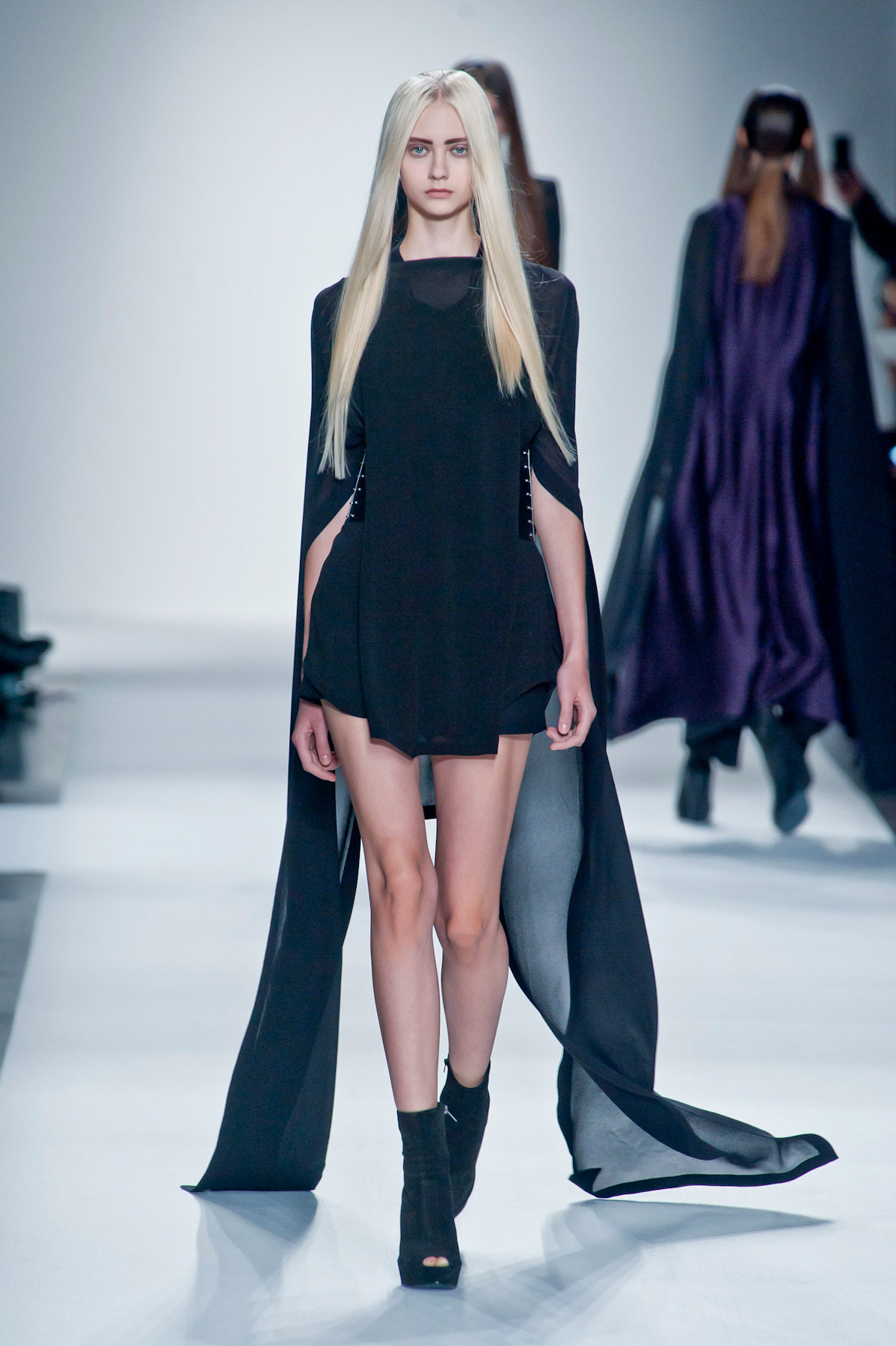 detalhes-ann-demeulemeester-paris-verao-2013-100