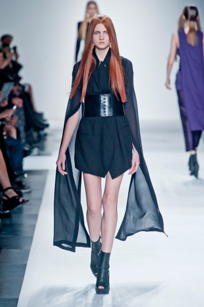 detalhes-ann-demeulemeester-paris-verao-2013-103