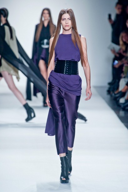 detalhes-ann-demeulemeester-paris-verao-2013-105