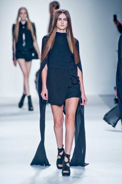 detalhes-ann-demeulemeester-paris-verao-2013-109