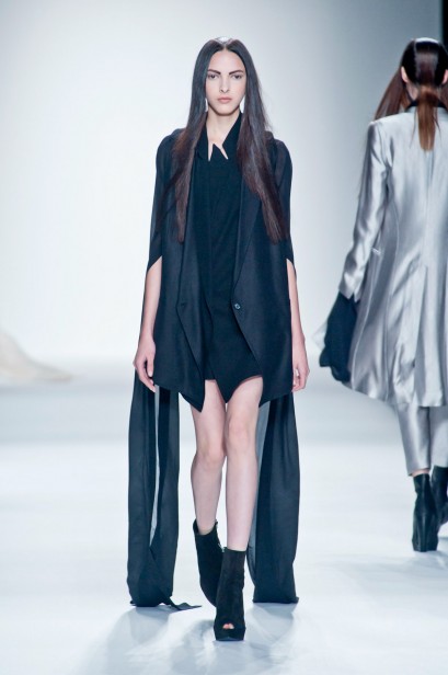 detalhes-ann-demeulemeester-paris-verao-2013-111