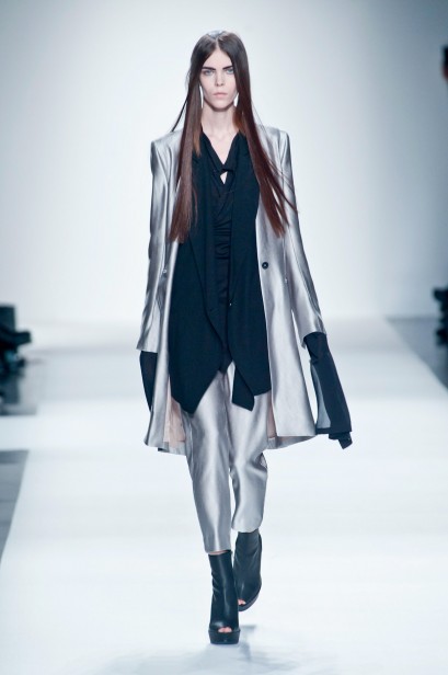 detalhes-ann-demeulemeester-paris-verao-2013-113