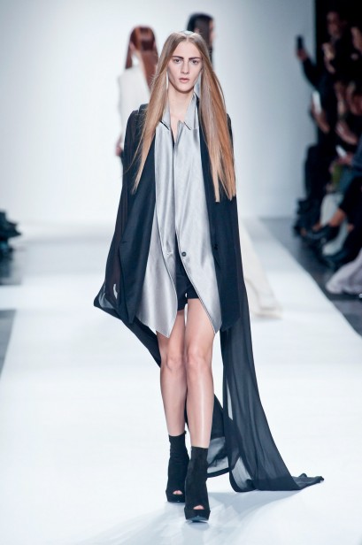 detalhes-ann-demeulemeester-paris-verao-2013-114