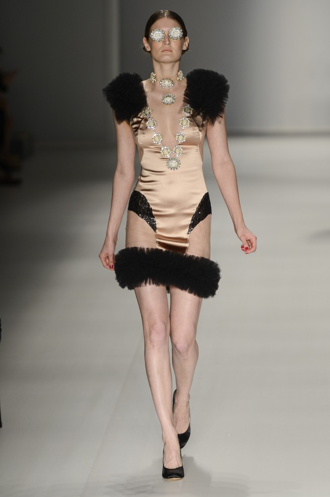 desfile-fh-por-fause-haten-spfw-inv2013 (8)