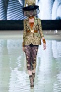 desfile-mcqueen-paris-verao-2013-100