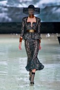 desfile-mcqueen-paris-verao-2013-108